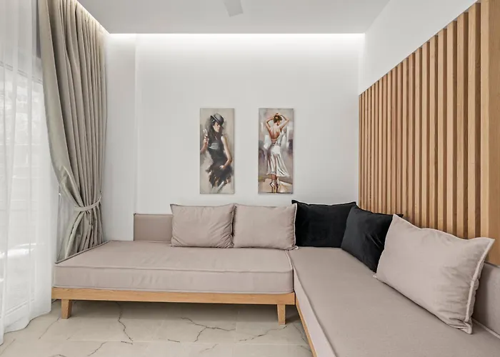 Dora Suites